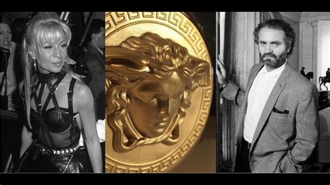 chi è assino di versace|La Storia di Gianni Versace .